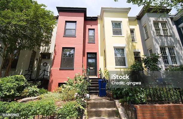 Simple Ordenada Fila De Estilo Italiano Casas Casas De Washington Dc Foto de stock y más banco de imágenes de Washington DC