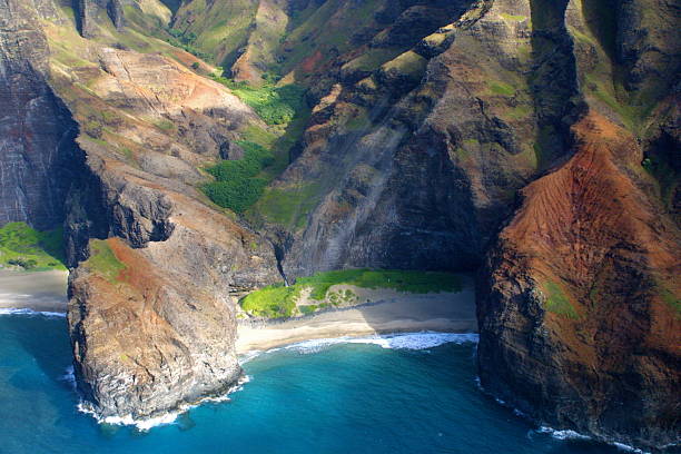 istock Beach on Na Pali Coast, Hawaii 144348067