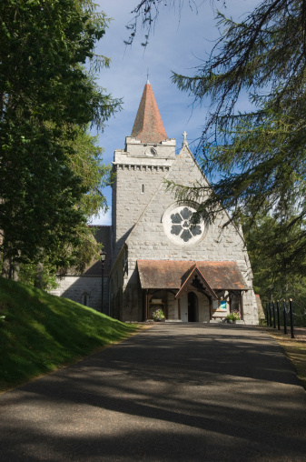 The church that the royal family attend when in residence at Balmoral castle.