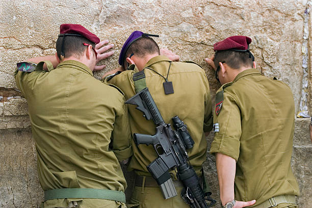 praying-soldiers.jpg