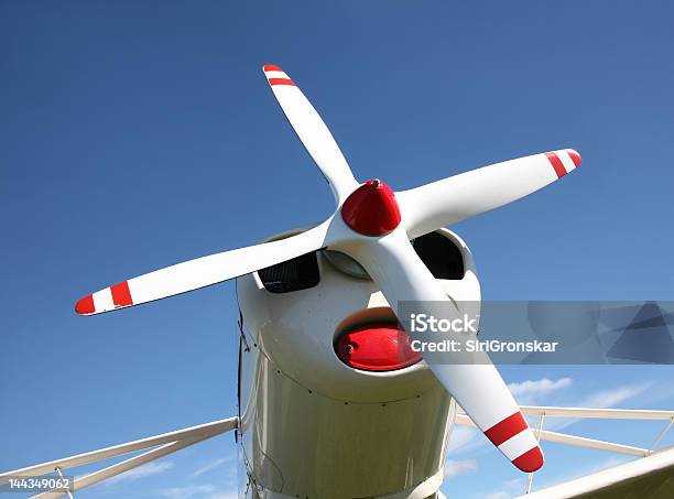 Quatro Lâmina Hélice - Fotografias de stock e mais imagens de Aviação Geral - Aviação Geral, Avião Particular, Azul