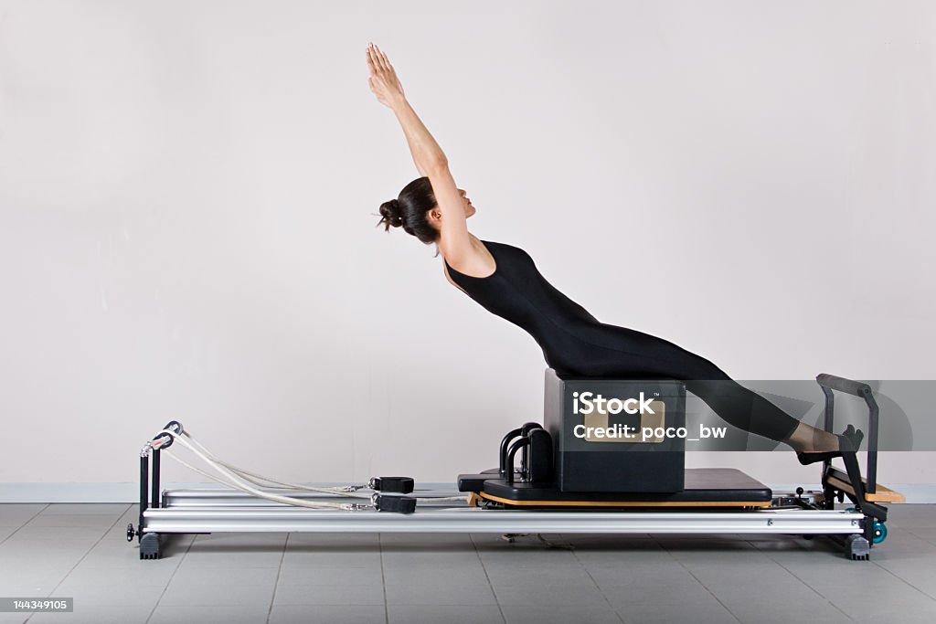 Ginnastica di pilates - Foto stock royalty-free di Abbigliamento sportivo