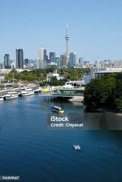 Panorámica De Toronto Foto de stock y más banco de imágenes de Toronto - Toronto, Aire libre, Alto - Descripción física