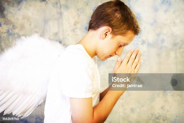 기도하기 안젤 14-15 살에 대한 스톡 사진 및 기타 이미지 - 14-15 살, 고독-개념, 기도하기