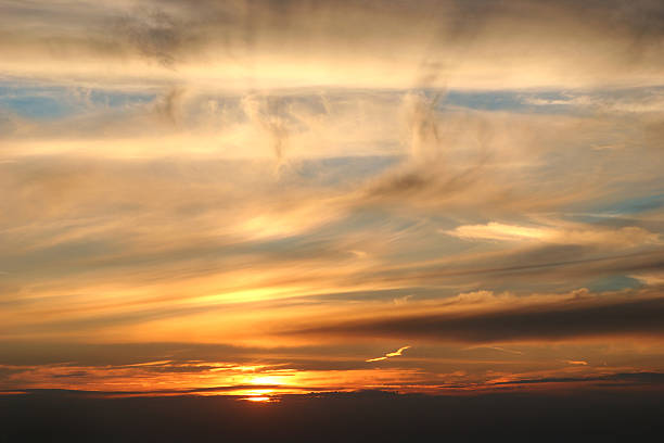 山の夕暮れ - nature tranquil scene sunset orange ストックフォトと画像