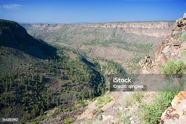 Cliff Rio Grande River Gorge Nm Stany Zjednoczone Ameryki - zdjęcia stockowe i więcej obrazów Bez ludzi