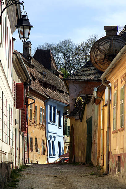 strada di sighişoara (romania - segesvar foto e immagini stock