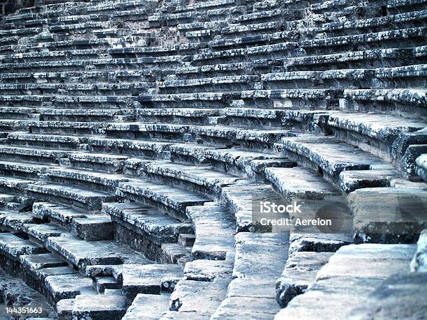 Anfiteatro - Fotografie stock e altre immagini di Anfiteatro - Anfiteatro, Architettura, Colosseo