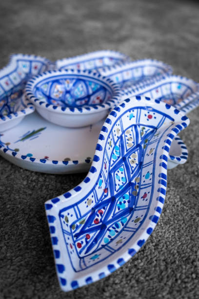 Antipastiera Mano Di Fatima In Ceramica Terracotta - Set Di 7 Ciotole, Artigianato Marocchino Dipinto A Mano, 28x32 Cm
