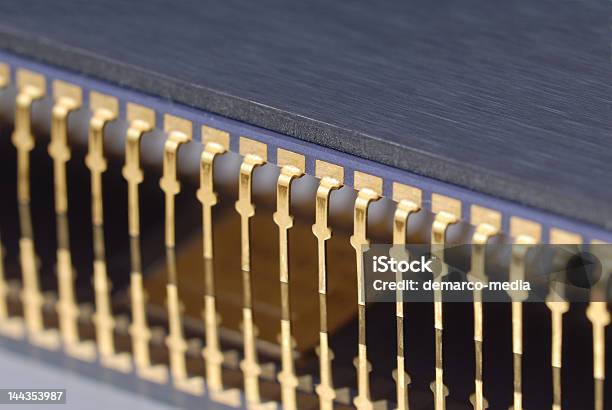 Macro De Chip Foto de stock y más banco de imágenes de Chip - Componente de ordenador - Chip - Componente de ordenador, Dorado - Color, Electrónica