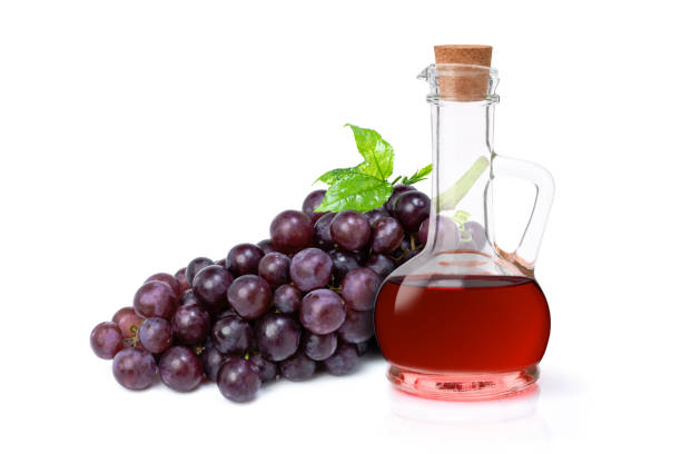 붉은 포도 식초 - grape bunch cabernet sauvignon grape isolated 뉴스 사진 이미지