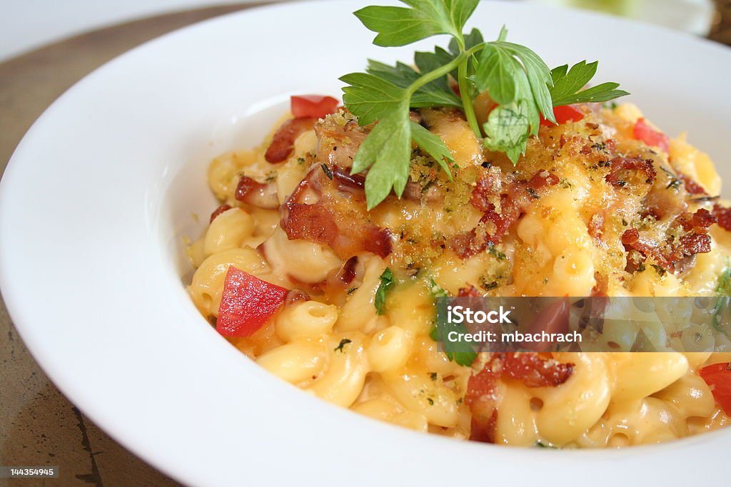Mac i sera, wyśmienite jedzenie - Zbiór zdjęć royalty-free (Makaron z serem)