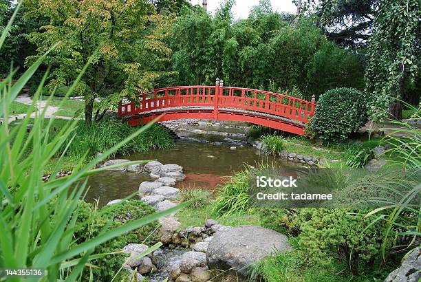 Photo libre de droit de Le Jardin Japonais banque d'images et plus d'images libres de droit de Jardin zen - Jardin zen, Passerelle - Pont, Arbre