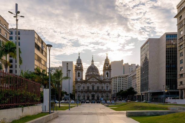 カンデラリア教会のリオデジャネイロ - downtown district brazil rio de janeiro clear sky ストックフォトと画像