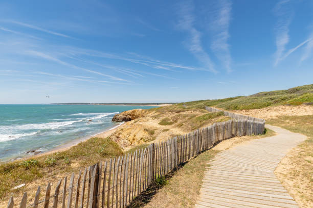 view of pointe du payre beach, jard sur mer, france - pays de la loire photos et images de collection