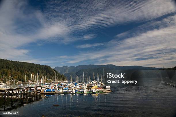 Yachten In Deep Cove Vancouver Kanada Stockfoto und mehr Bilder von Berg - Berg, Blau, Britisch-Kolumbien