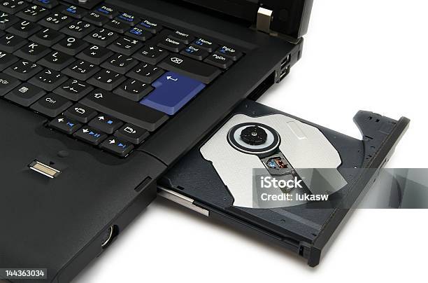 Laptop Com Abertura Da Unidade De Dvd - Fotografias de stock e mais imagens de Aberto - Aberto, Branco, CD