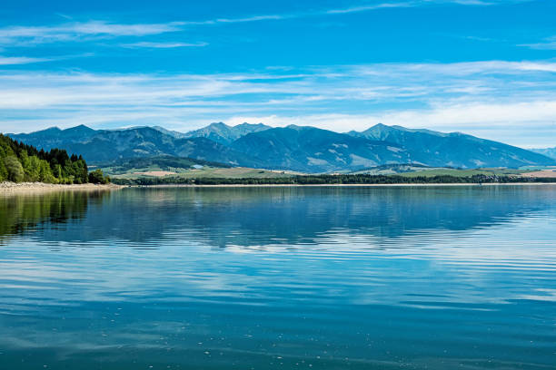 barragem de liptovska mara, eslováquia, destino de viagem - 16666 - fotografias e filmes do acervo