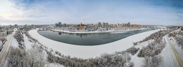 aerial of downtown saskatoon - bessborough imagens e fotografias de stock