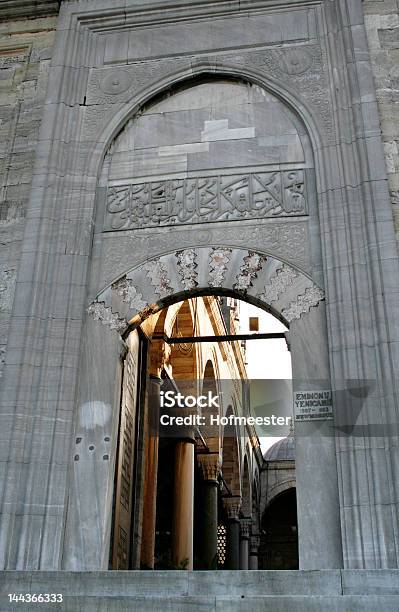 Conductos La Entrada De Nuevos Mezquita En Estambul Foto de stock y más banco de imágenes de Accesibilidad