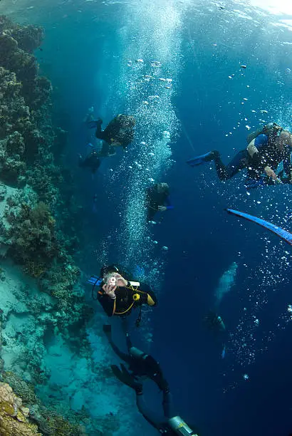 Scubadiving class on the reef