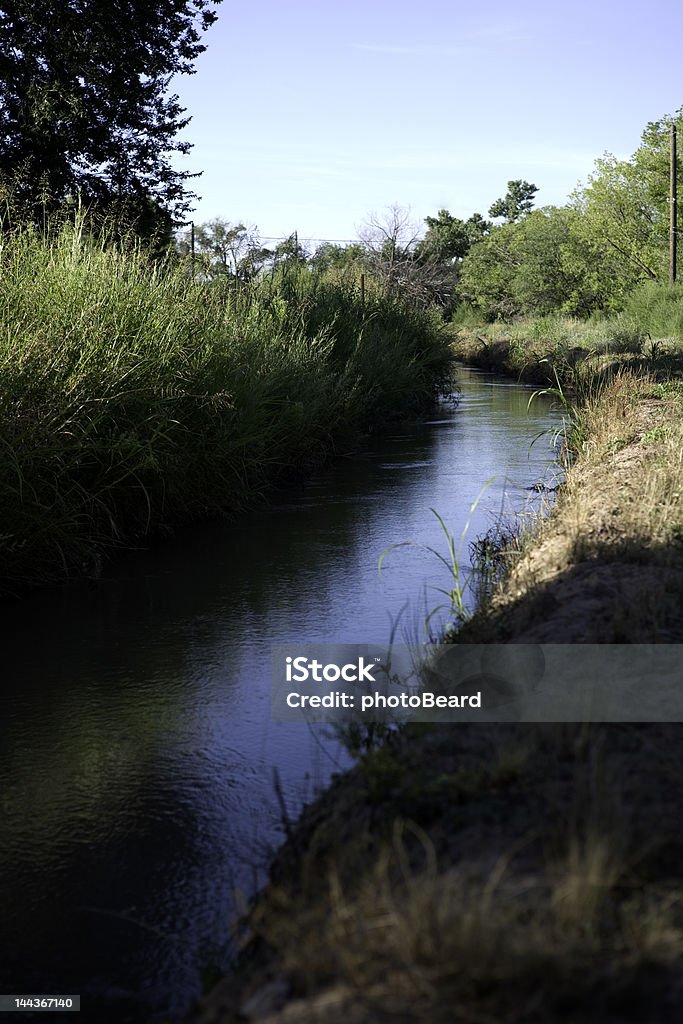 Irrigação canal no Novo México - Foto de stock de Ajardinado royalty-free