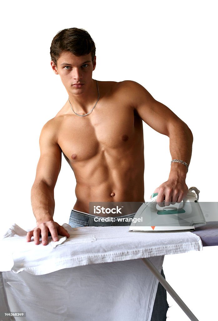 Nudo uomo stirare una camicia isolato su bianco - Foto stock royalty-free di Lavori di casa