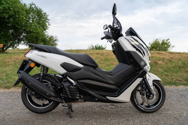 yamaha nmax 125 ccm 2019 - scoot stock-fotos und bilder