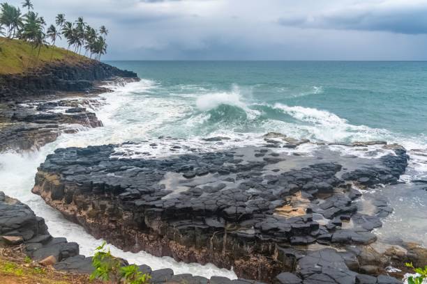 сан-томе, хеллмут, хеллмут - sao tome and principe стоковые фото и изображения