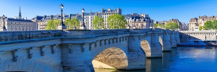 Paris, view of the Pont-Neuf and the ile de la Cite, traditional buildings