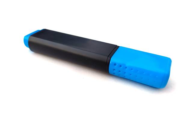 istock black and blue marker isolated 1443784320