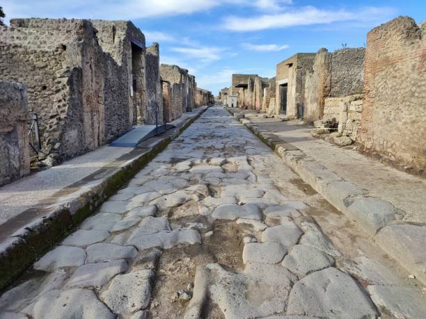 Pompeii - Via dell'Abbondanza in the direction of the Forum stock photo