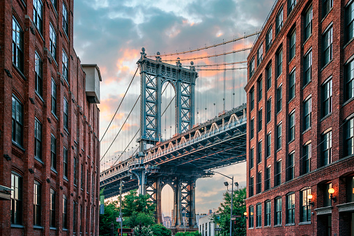 Puente de Manhattan visto desde el distrito de Brooklyn en la ciudad de Nueva York photo