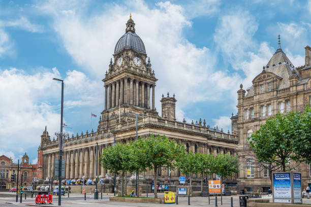 municipio di leeds - leeds england leeds town hall town uk foto e immagini stock