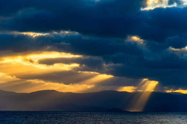 istock lever de soleil sur le littoral Corse 1443888366