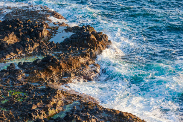 ジャイアンツコーズウェイ近くの岩層、アントリム州、北アイルランド、英国 - nobody non urban scene long exposure county antrim ストックフォトと画像