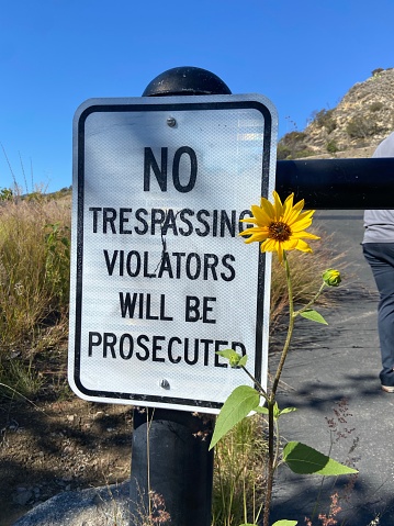 No trespassing sign