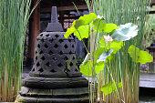 miniatur-steinstupas-werden-als-gartenschmuck-platziert.jpg?b=1&s=170x170&k=20&c=oM5__nLUpp2l9Crv8_05aEKe60CXkNLfXOib_Jo4-ZE=
