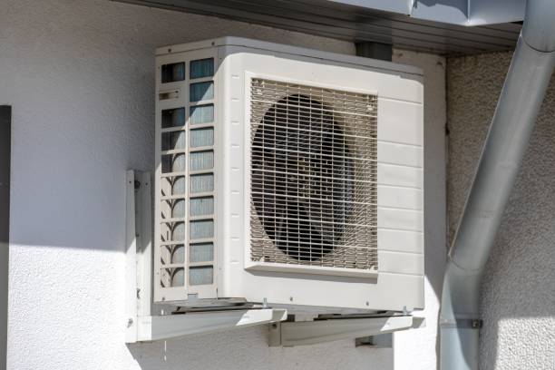istock Old aged air conditioner machine outside mounted at wall 1444067944