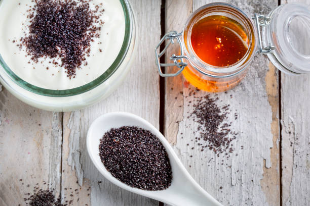 Poppy seed yoghurt dessert with honey
