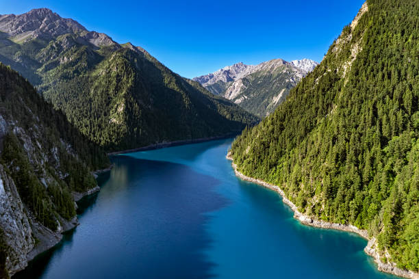 istock Long Lake in Jiuzhaigou Valley 1444343200