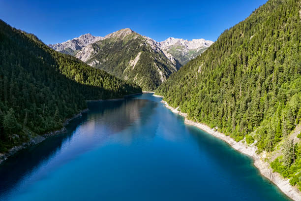 istock Long Lake in Jiuzhaigou Valley 1444344703