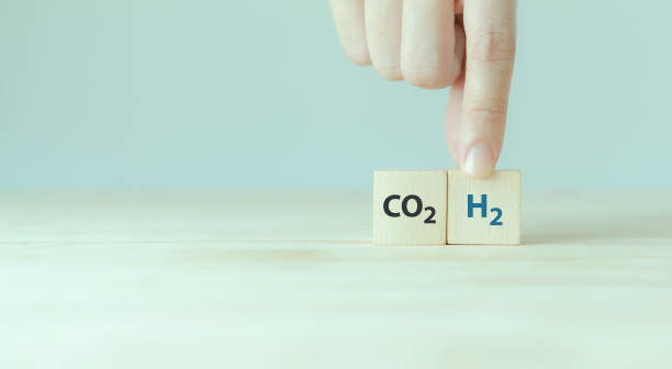 Changing CO2 to H2 fuel cell concept.
Switching to clean hydrogen energy. Climate and eco friendly energy in the future for net zero emissions target.
Alternative energy and climate solution. cambio del concepto de pila de combustible co2 a h2.
cambio a energía de hidrógeno limpia. energía respetuosa con el clima y el medio ambiente en el futuro para el objetivo de cero emisiones netas.
energía alternativa y solución climática.