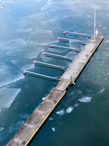 empty harbor in stockholm in winter. - stockholm harbor sweden winter imagens e fotografias de stock