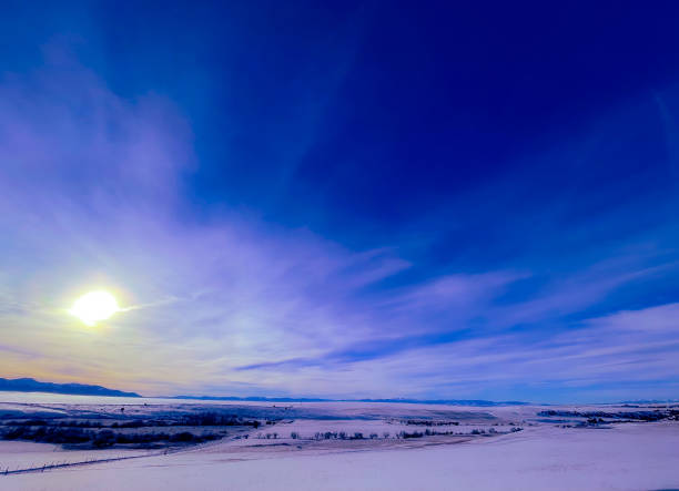 alba su montagne infinite - sunrise landscape bozeman montana foto e immagini stock