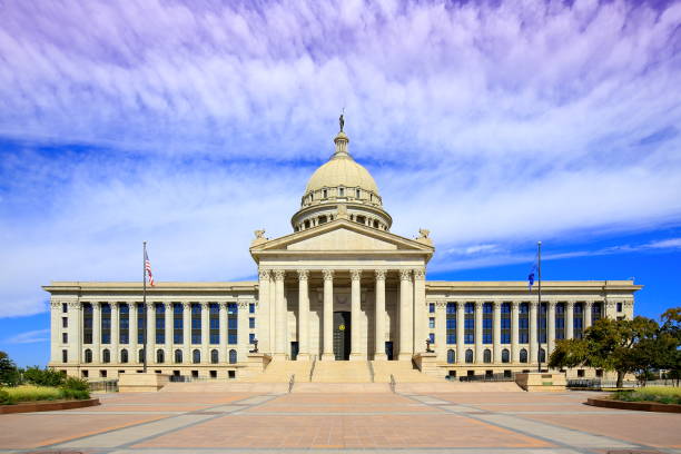 oklahoma state capitol building - oklahoma state capitol - fotografias e filmes do acervo