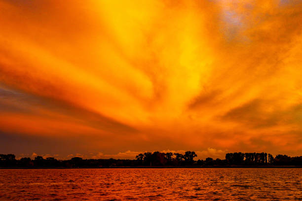 Dramatischer Sonnenuntergang