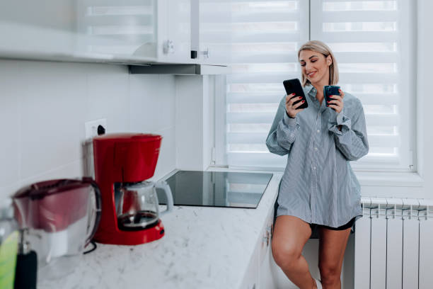 istock My mom always texts in the morning 1444659799