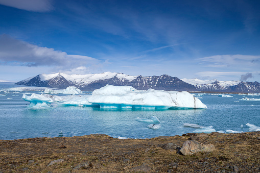 icebergs floating on the glacier lagoon from the Vatnajokull Glacier at Vatnajökull National Park; Jokulsarlon, Iceland