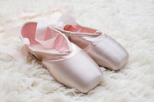 new pointe shoes for children